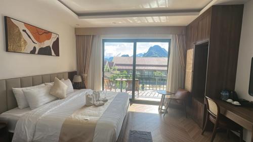 Vang Vieng Resort | Sunset Mountain View Resort