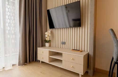 Laguna Apartment | New Ozone BangTao Condo by Metrika
