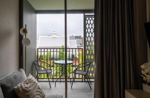 Laguna Apartment | New Ozone BangTao Condo by Metrika
