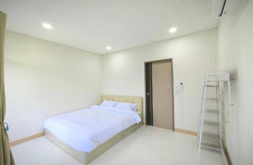 Samut Sakhon House | KoKo House, 500m the Pink Line MRT, Near Airport