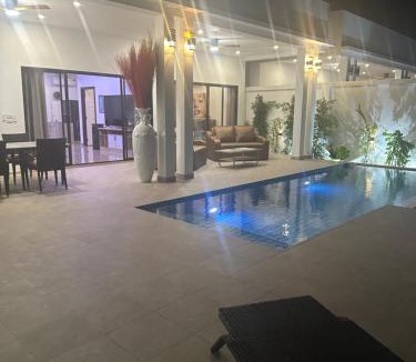 Hua Thanon Villa | AVANA Villa