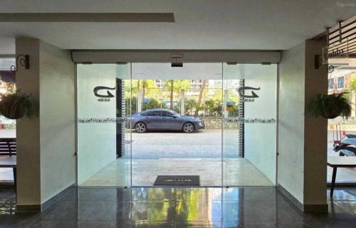 Na Chom Thian Hotel | Sunday Beachfront View Jomtien Pattaya