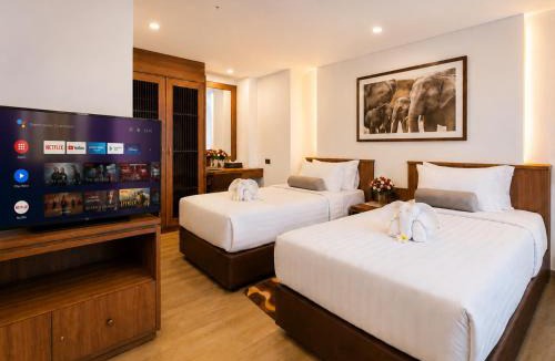 North Pattaya Hotel | Aiyara Palace