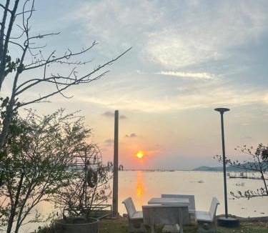 Songkhla House | Summer Sunshine