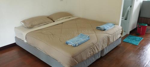 Bung Khong Long House | บ้านตานายาย