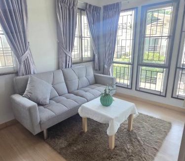 Racha Thewa Villa | Private & Peaceful House 15 Mins From BKK Airport