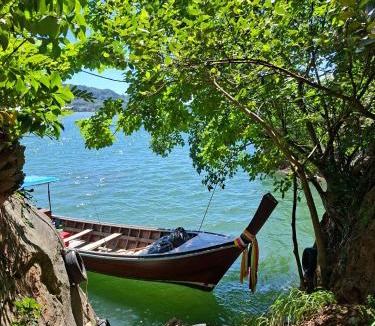 Ko Lanta Hotel | Nashers Seabar&Stay at Viewpoint