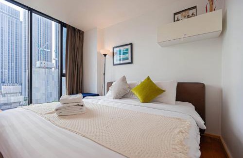 Ekkamai Apartment | Spacious 1 Bedroom Rooftop Pool BTS Thonglor