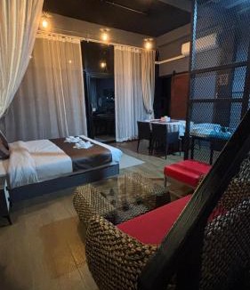 Chai Nat Hotel | ที่หลับ ที่นอน place to sleep