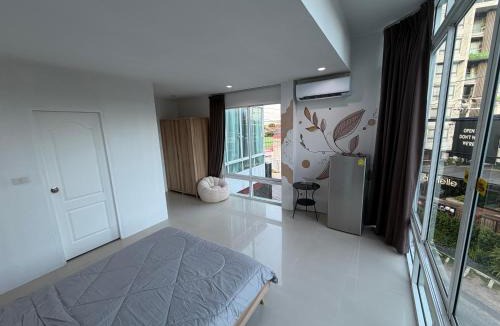 Nai Harn Apartment | The CHU cafe/guesthouse