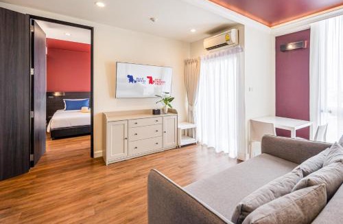 Bang Na Hotel | Blue Hippo & Red Crocodile Hotel