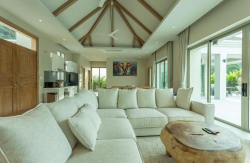 Chalong Villa | Modern 4BR Pool Villa Ideal Group Getaway V139