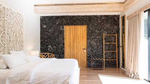 Khua Mung House | Cozy Detached Room, Pool and Garden Access