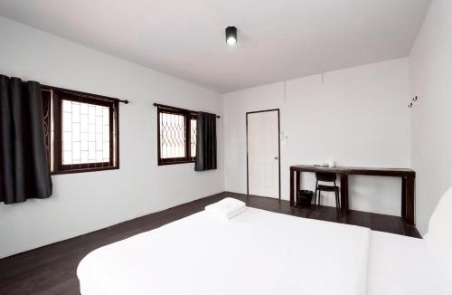 Wat Bowon Niwet Apartment | Mitr Inn Khaosan - มิตร อินน์ ตรอกข้าวสาร