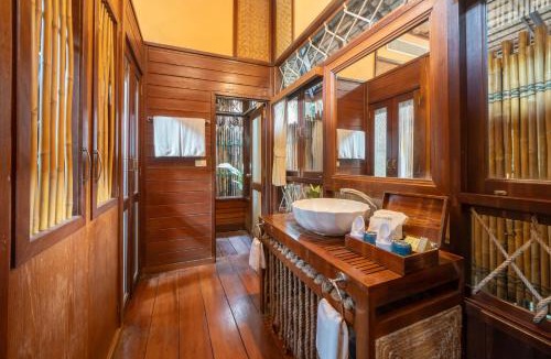 Tha Sao Resort | The Float House River Kwai