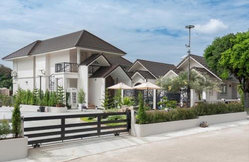 Sarika Villa | Goldena Pool Villa Nakhon Nayok