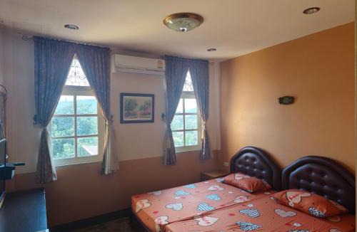 Phetchaburi Bed & Breakfast | Kireeya Villa
