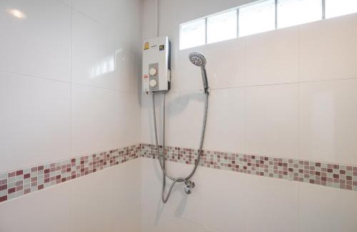 Phra Khanong Nuea Villa | MIQ Ekkamai1 - 5BR house 65 inch TV