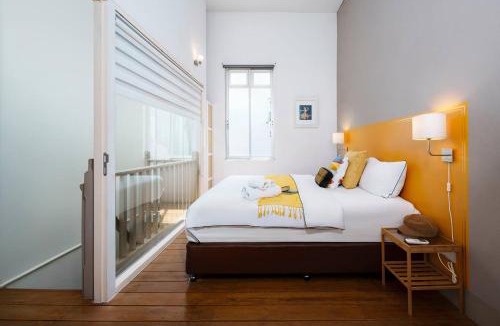 Si Phraya House | Non Inn The Post and Barber 3 Bedroom Riverside Shophouse with King and Twin Rooms