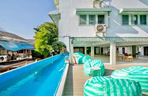 Chana Songkhram Hostel | Capsule Hostel and Thai Traditional Bath Bangkok
