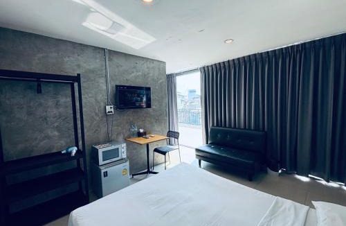Bang Na House | Udomsuk Inn & Cafe - BTS Udomsuk