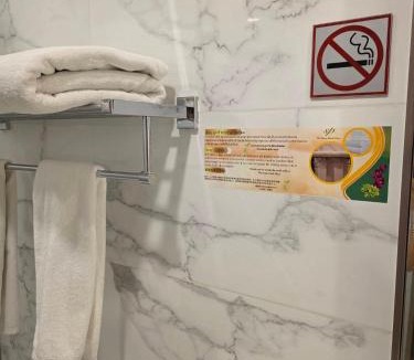 Dusit Hotel | โรงแรมสวนดุสิต เพลส