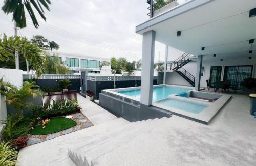Samut Sakhon Bed & Breakfast | Pool villa Cream Darin