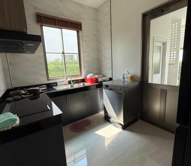 Samut Sakhon Villa | Luxury two-story house near Suvarnabhumi Airport 10 minutes away