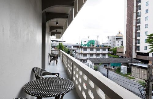 Anusawari Apartment | ดอนเมือง 301 Near DMK Airport BTS Wat PhraSi