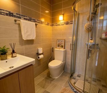 Nong Pa Khrang Apartment | Treasure Condo Kitchenette Wifi