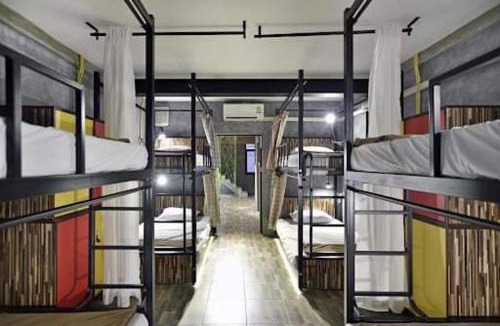 Khlong San Hostel | Brio Cafe and Hostel