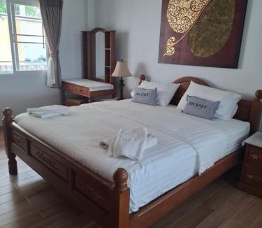 Na Yai Am House | Cozy Country House with Pool