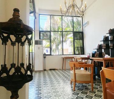 Vientiane House | SYRI Boutique Guesthouse Restaurant & Cafe
