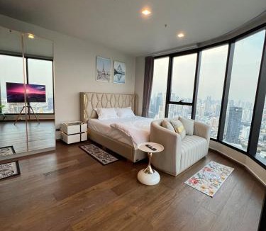 Khlong Tan Apartment | 43F Skyline View BTS Thonglor