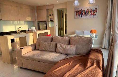 South Pattaya Apartment | 2 Bed Room Seaview -Best Of Location A Pattaya Gem