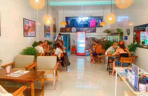 Svay Pao Hostel | Social Backpacker Hostel & Rooftop Bar