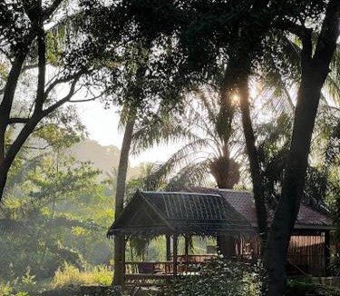 Ban Thalane Resort | Bananas Resort & Restaurant