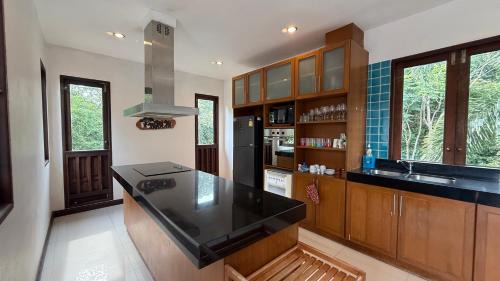 Mae Pim House | Private Pool 4BR Villa with Sea View Sleeps 8