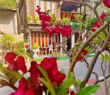 Lop Buri Bed & Breakfast | Chom Wat Boutique Hotel