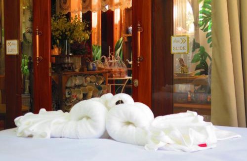 Lop Buri Bed & Breakfast | Chom Wat Boutique Hotel