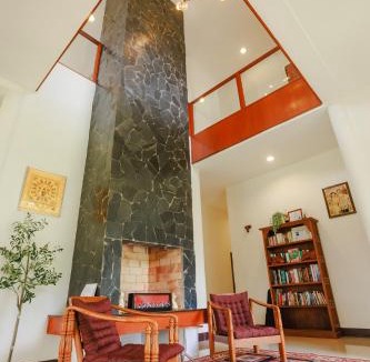 Mae Jo Villa | Private 400m2 Villa - Hearth - Mountain View - Huge yard - AC - Late Check-in
