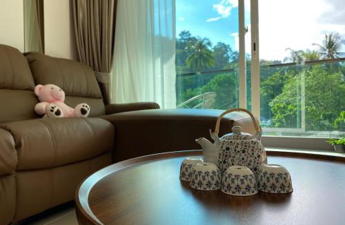 Phuket Apartment | Spacious Family 2BR Near Old Town with Pool, Gym & Free Parking
