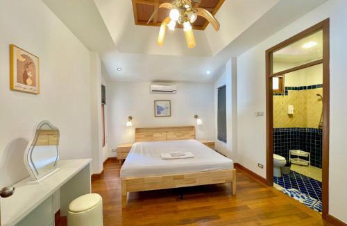 Jomtien House | The Midas Pool Villa 4BR Thai stye BBQ Terrace Phatumnak Hill