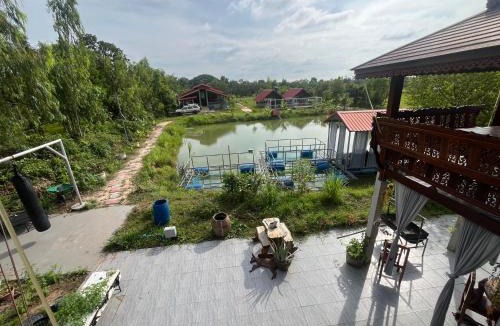 Kut Chum House | Farmstay Red Roof Yasothon
