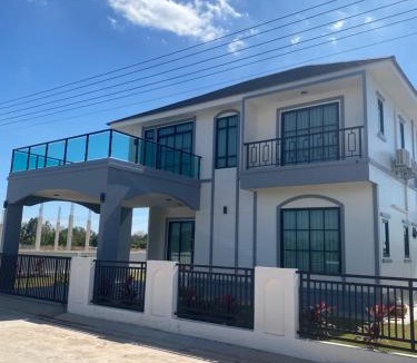 Chum Het House | Alayah บ้านเดี่ยวสองชั้น ธาดาดิโอเอซิส