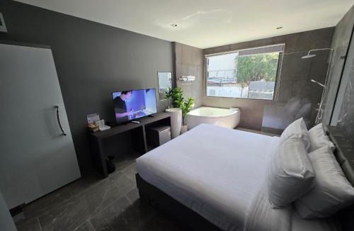 Ratchadaphisek Hotel | HK Villa Resort