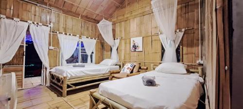 Lom Sak House | บ้านไร่โนเวมเบอร์ ที