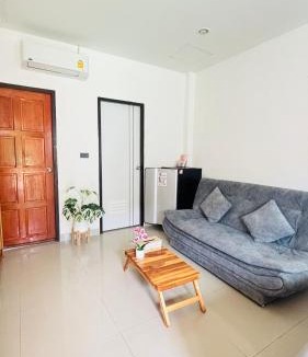 Koh Lan Hostel | HappyDaysVilla