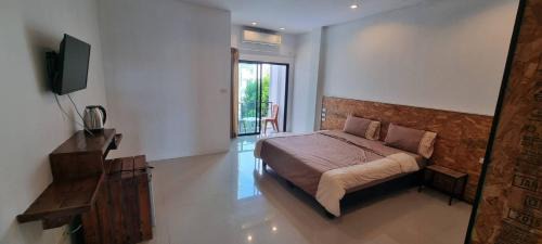 Samut Sakhon Apartment | Sawadee822,Naiharn&Rawai Beach Phuket