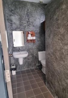 Samut Sakhon Apartment | Sawadee822,Naiharn&Rawai Beach Phuket